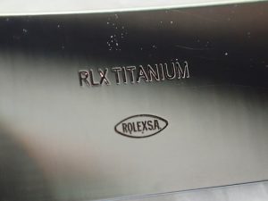 素材にグレード５（チタン合金）のRLXtitaniumが採用されています。