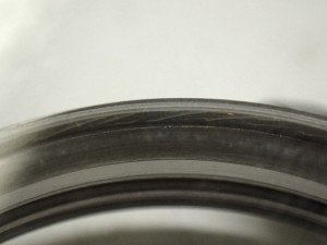 目視でヒビを発見いたしました