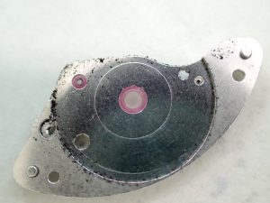 本当に交換が必要か、入念にチェックします