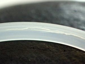 使用環境にもよりますが、5年くらいから劣化が目立つようになります。