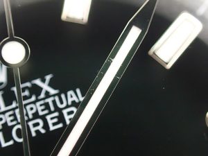長針にも傷が目立ちます。