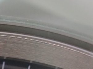 画像では分かりにくいのですが、ヒビが入っています。
