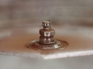 摩耗が進んだローター真は痩せてしまい、ガタツキが出てしまいます。