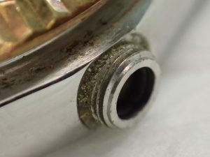 チューブは汚れ、腐食、開閉による摩耗で交換になることが多い部品です。