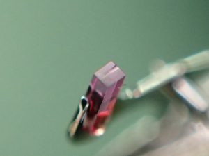 オイル切れによるアンクルツメ石の摩耗によるものと考えられますので、交換となります。